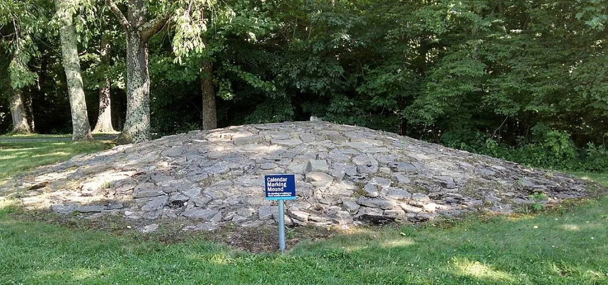 fort ancient ohio calendar marking mound