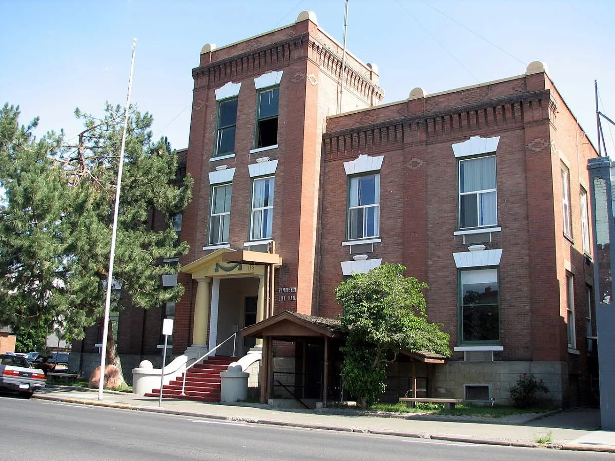 the city hall pendleton oregon