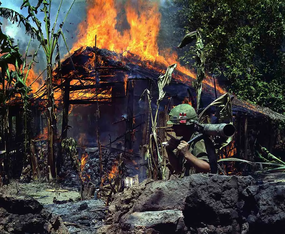 my-tho-vietnam-villages-burning