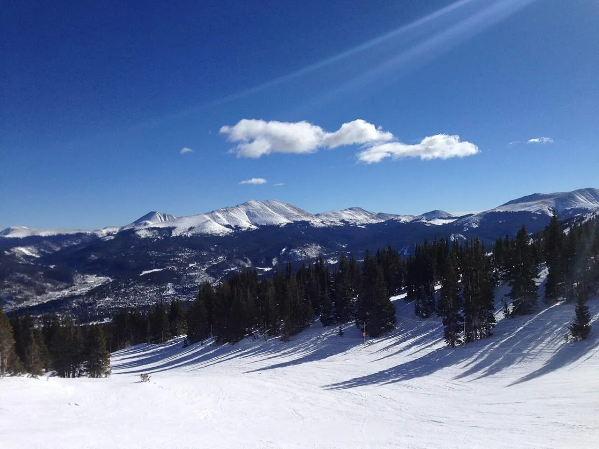 snow mountains on breckenridge colorado