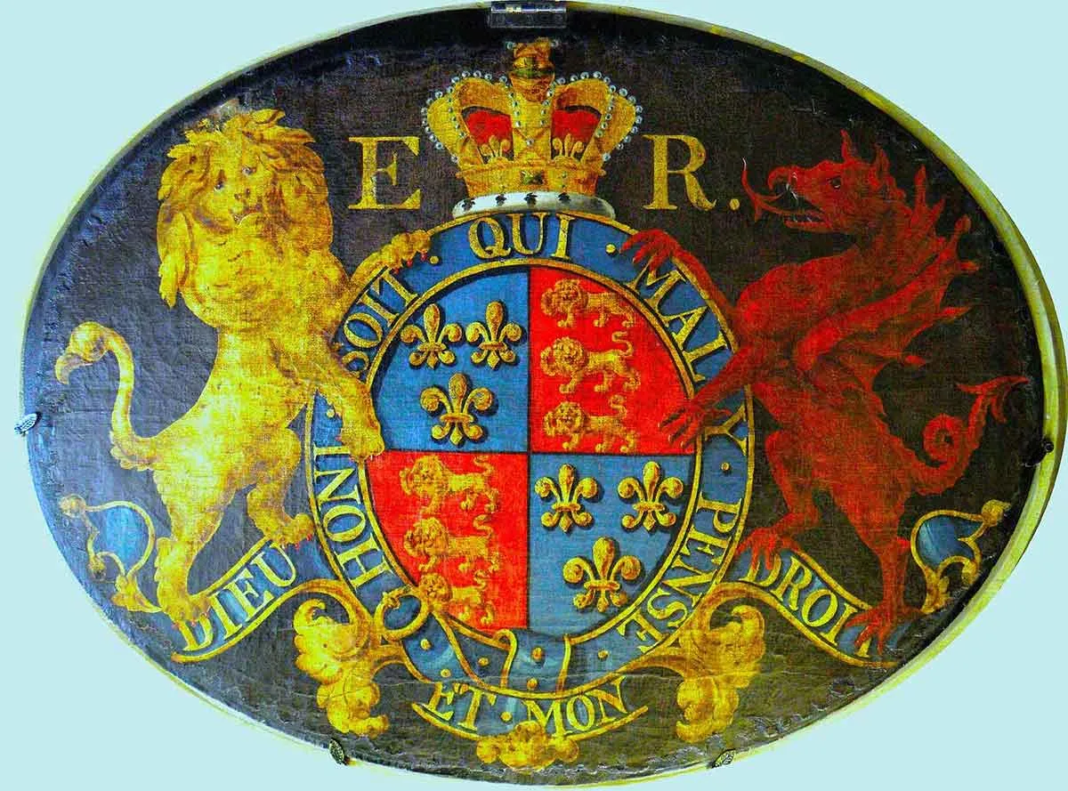 liz i coat of arms