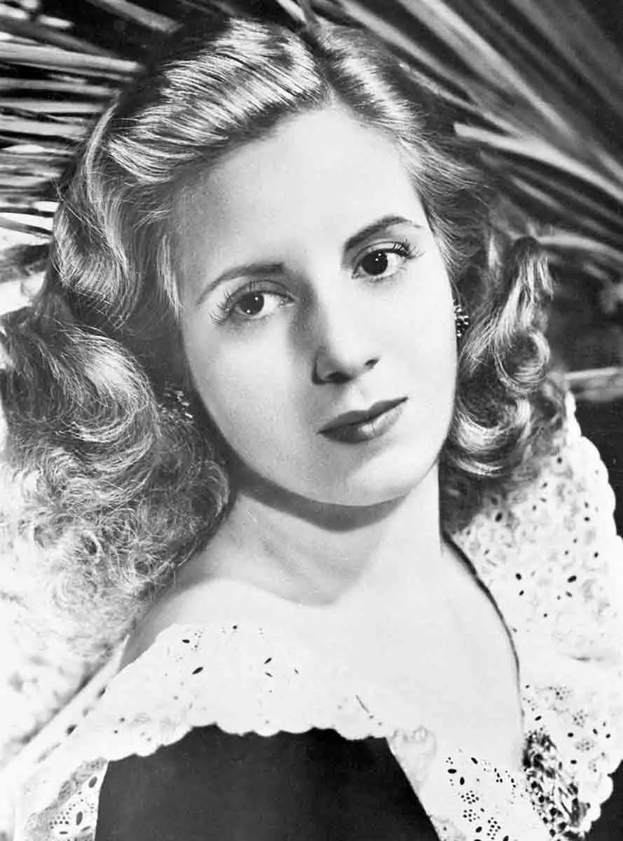 young eva perขn starlet