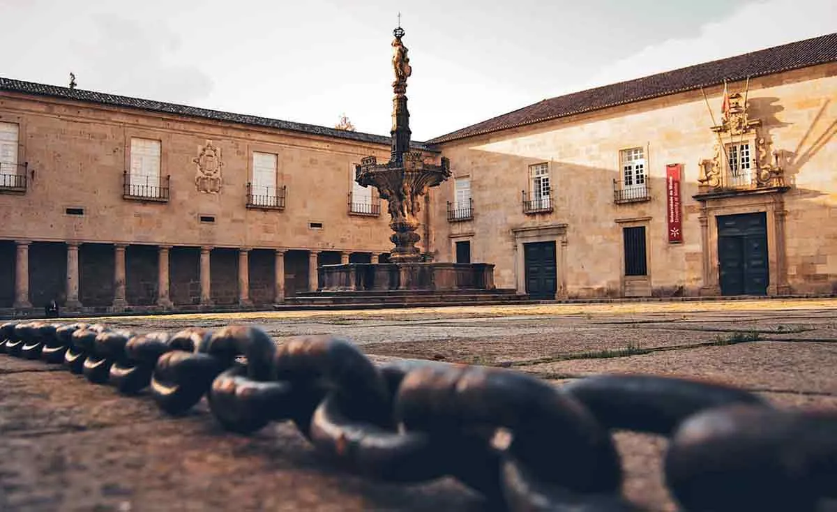 largo do paco square braga