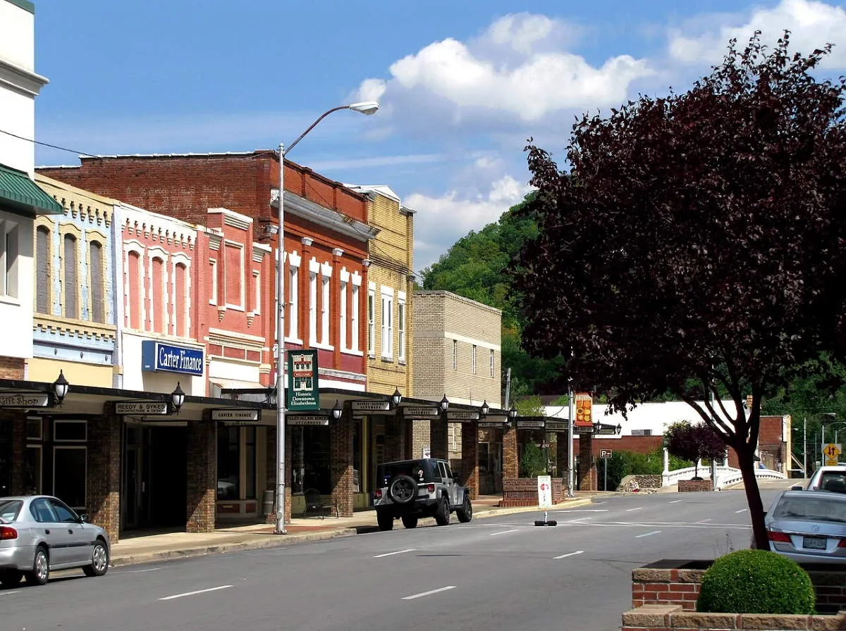 buildings along elk avenue elizabethton tennessee