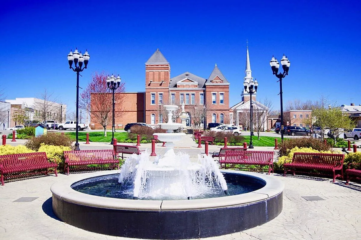 fountain courthouse square mcminnville tennessee