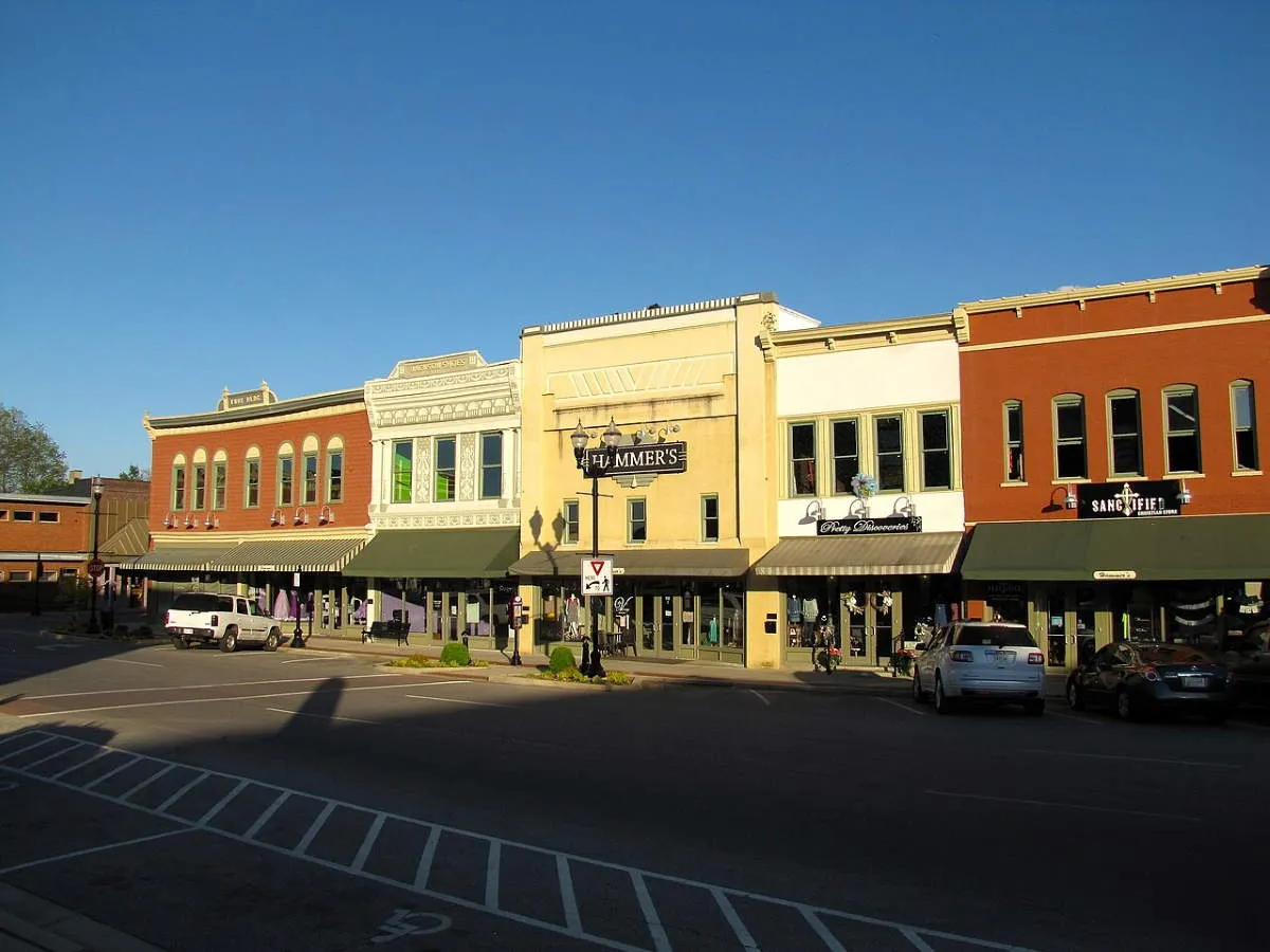 1st avenue courthouse square winchester tennessee