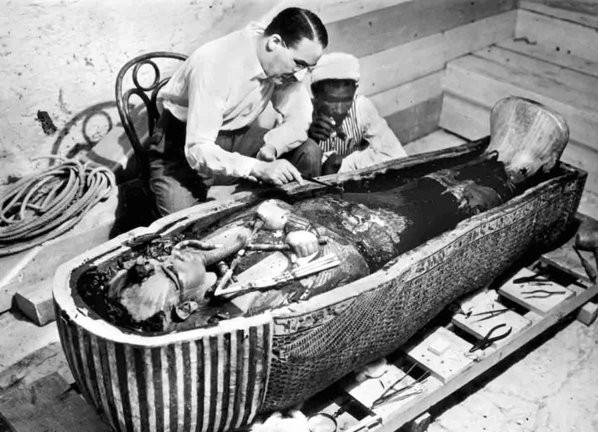 sarcophagus tutankhamun