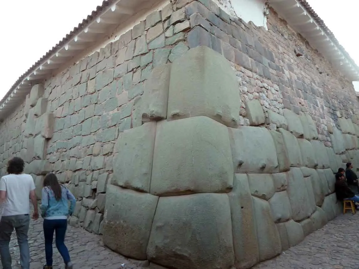 cusco walls angled stone