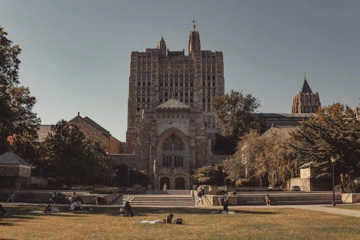 yale university building new haven connecticut