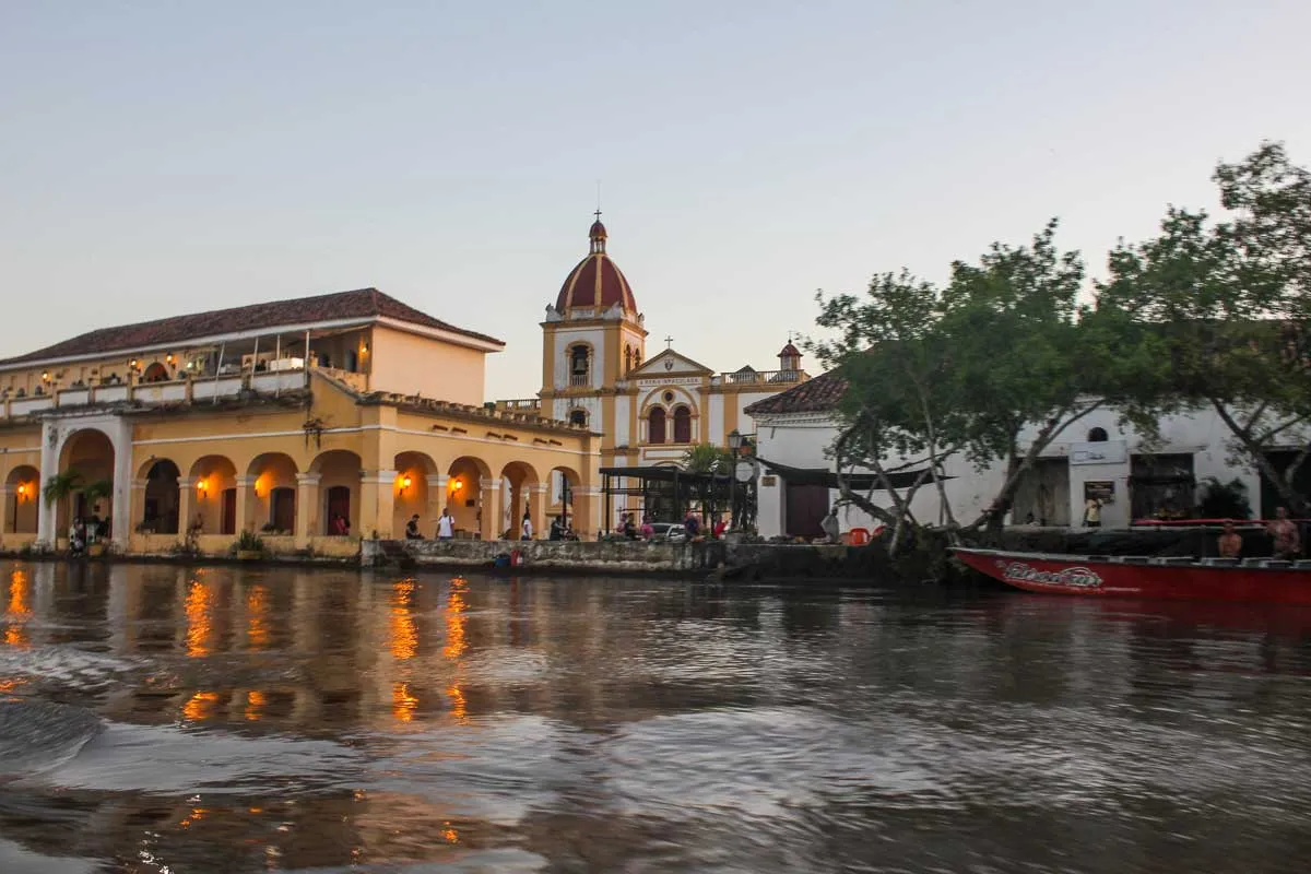 马尔克斯魔幻现实主义灵感之源：莫姆波克斯