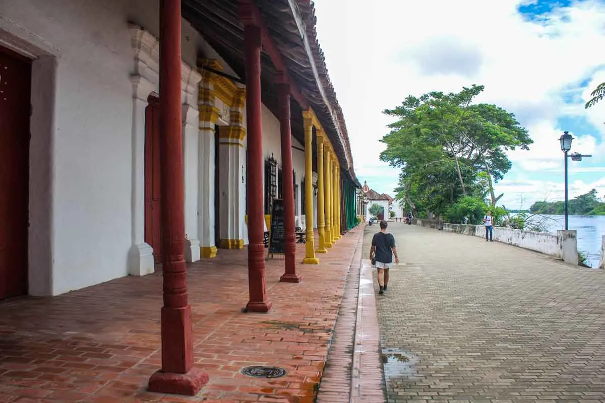 马尔克斯魔幻现实主义灵感之源：莫姆波克斯