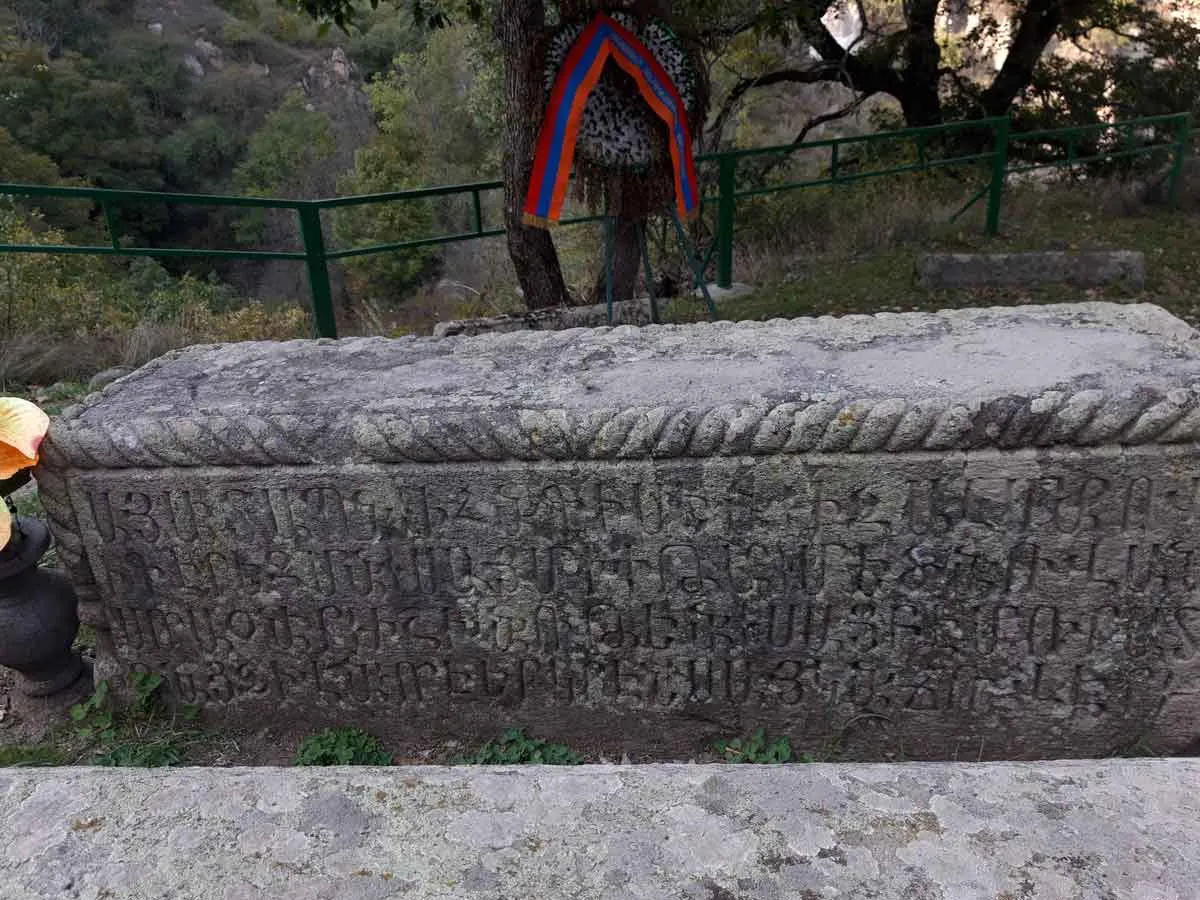 探秘遗忘之地：古欣佐列斯克洞穴世界