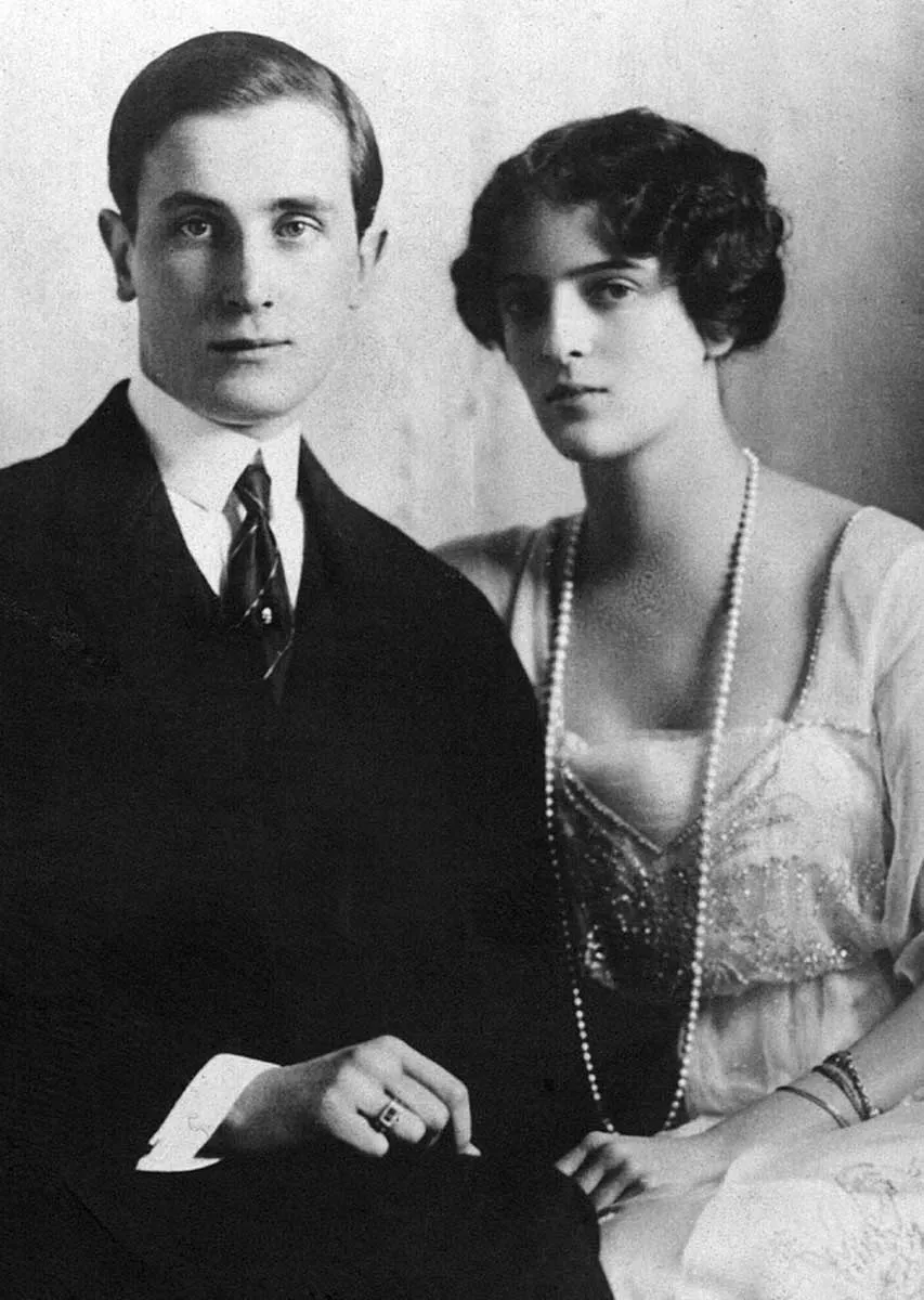 香奈儿的神秘斯拉夫时期
(Xiāngnài'ěr de shénmì sīlāfū shíqī)
Chanel's Mysterious Slavic Period