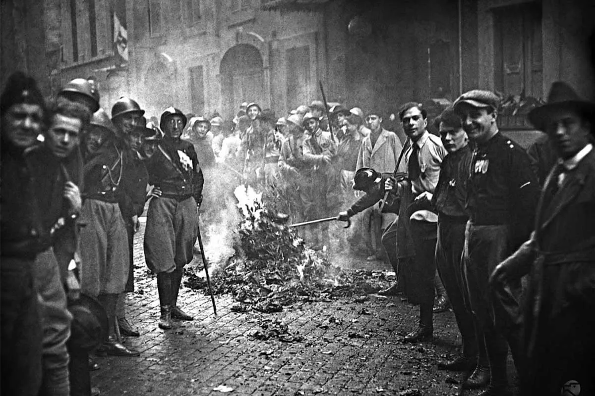 穆索里尼险遭暗杀