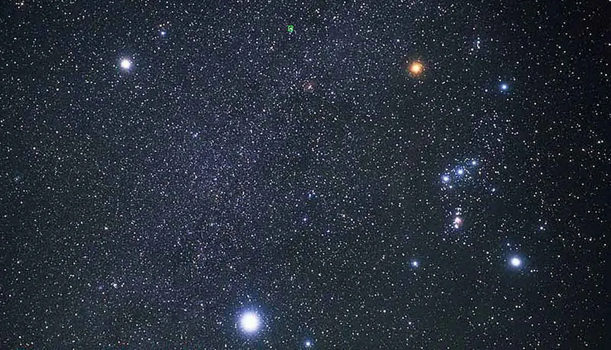 图片：天狼星（底部）和猎户座（右侧）