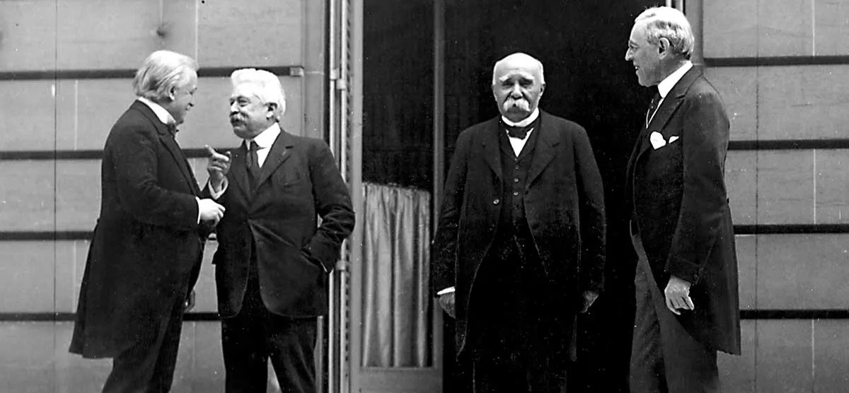 图片10:巴黎和会上的“四巨头”(从左到右):大卫·劳合·乔治(英国)、维托里奥·奥兰多(意大利)、乔治·克里蒙梭(法国)和伍德罗·威尔逊(美国),爱德华·N·杰克逊摄,1919年5月27日