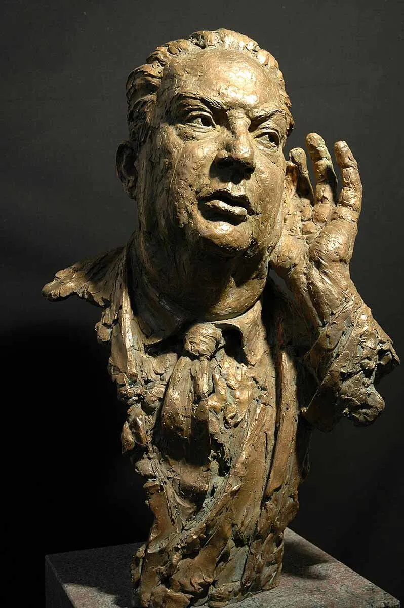 图片2：达律斯·米约的半身像