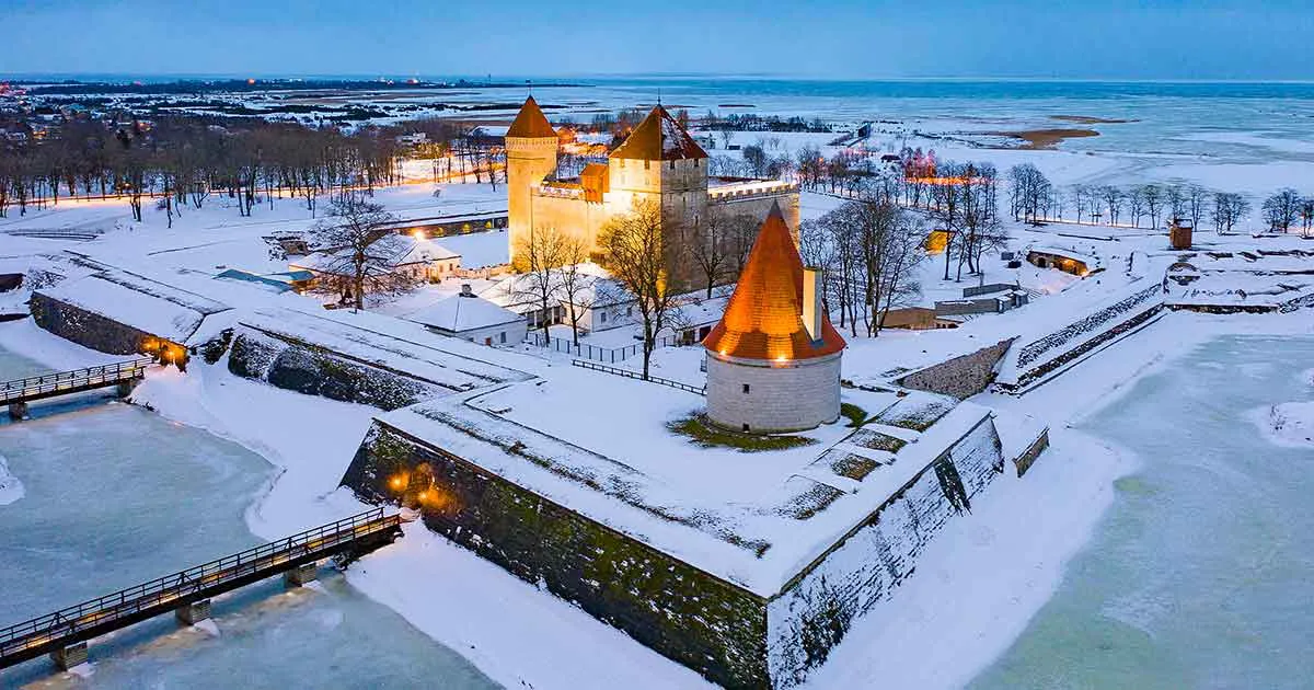 图片9: 冬季的库雷萨雷城堡