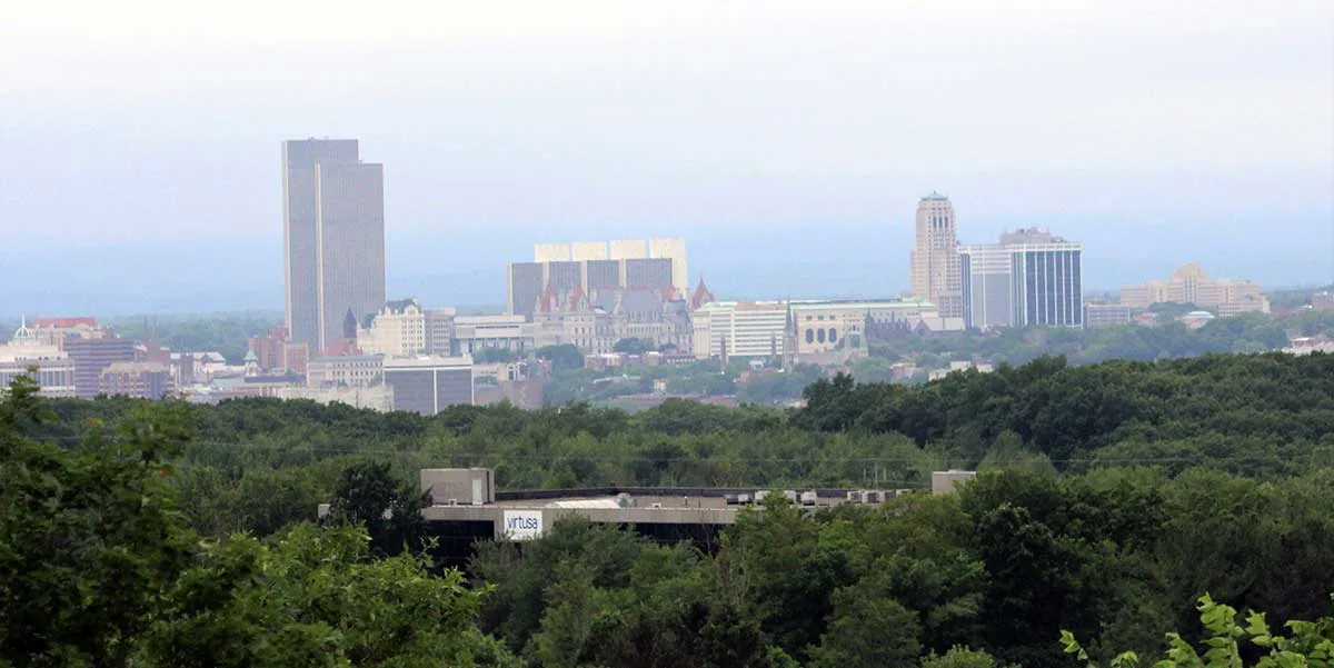 图6:纽约州奥尔巴尼市的天际线