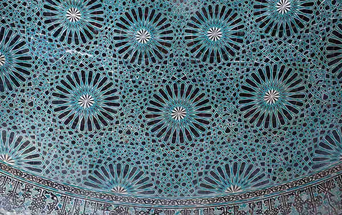 图片6：卡拉泰伊斯兰学校现在是一个展示大量塞尔柱陶器和瓷砖艺术的博物馆，摄影：Dosseman