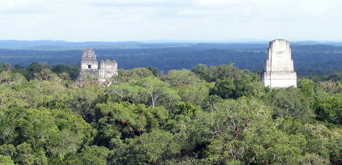 图4:失落古城中的蒂卡尔四号神庙