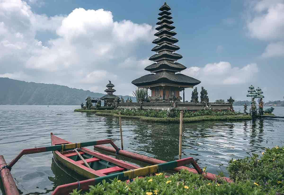 ulun-banu-temple-hinduism-bali.jpg