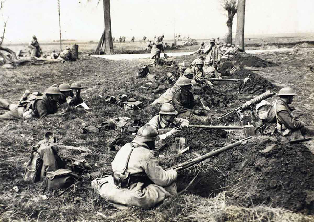 British-and-French-soldiers-1918.jpg