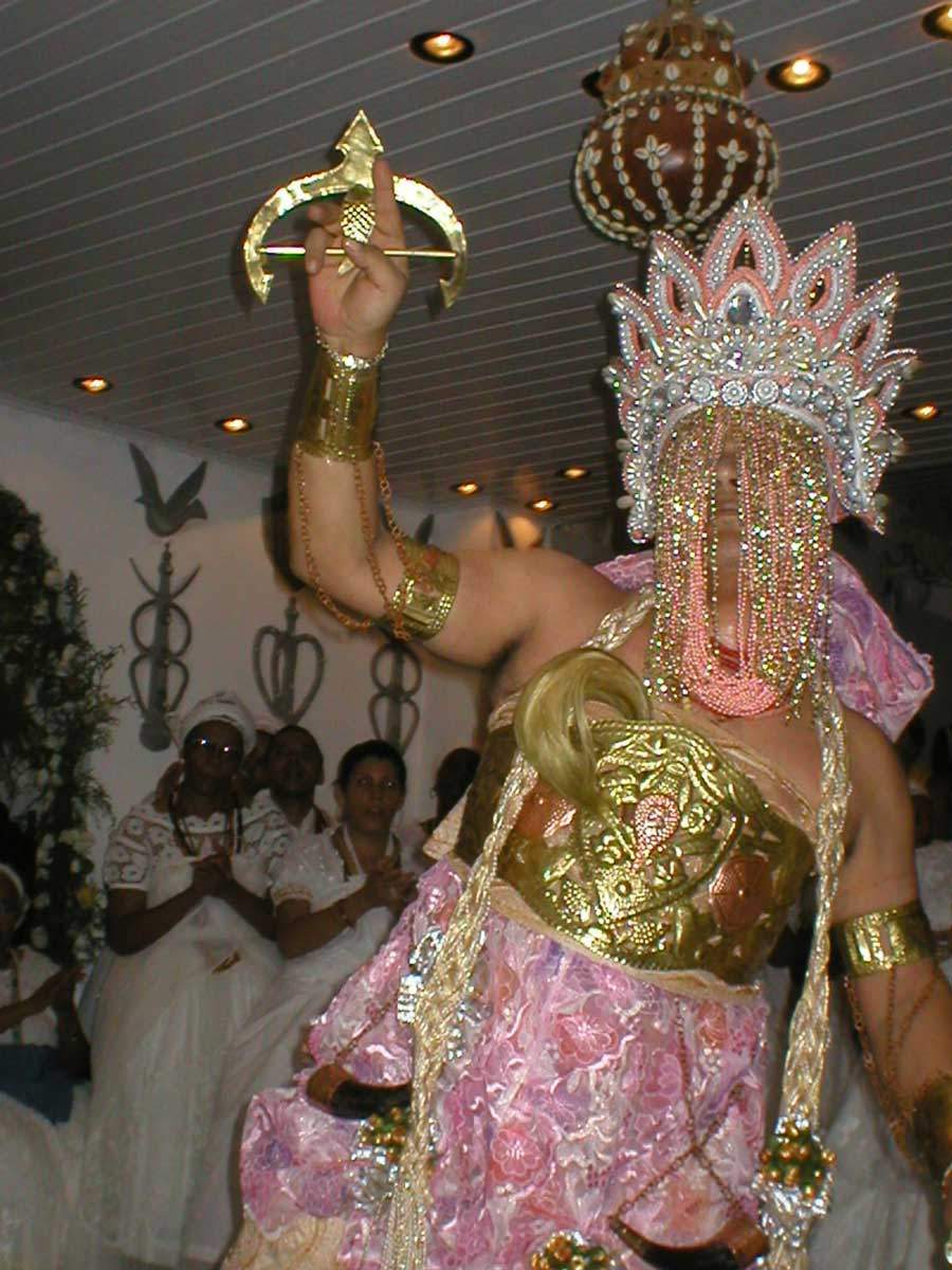 woman-costume-oba-orisha-religion-goddes