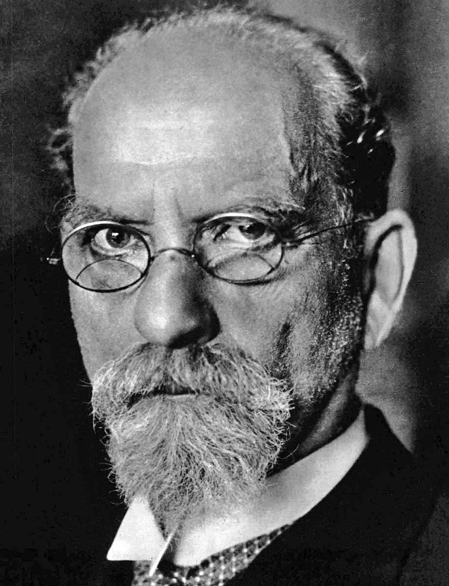 edmund-husserl-photograph-1910.jpg