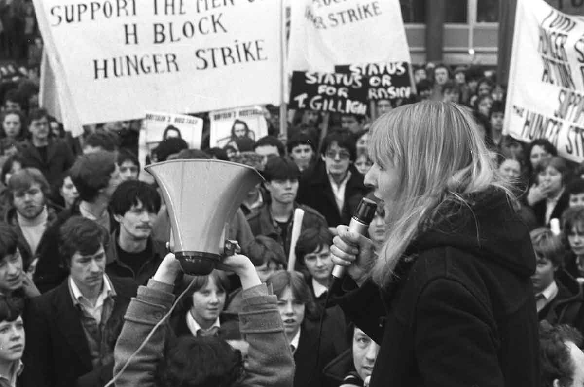 protest-in-dunville-park-the-troubles.jp