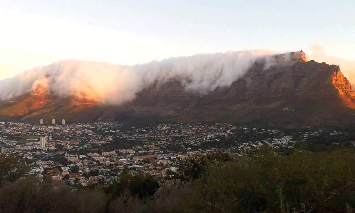 table-mountain-clouds.jpg